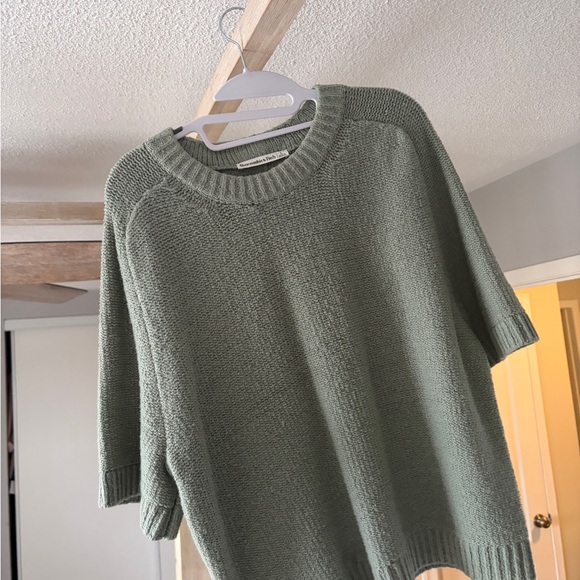 Abercrombie & Fitch Sweaters - Abercrombie & Fitch Olive Crew Neck Sweater